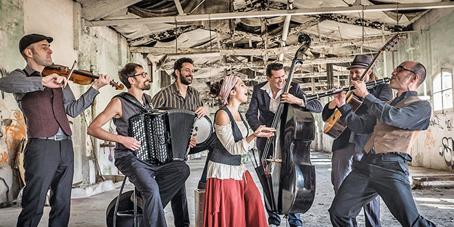 klodset Sanselig Pickering Old Town School of Folk Music - Barcelona Gipsy Balkan Orchestra - Balkan  City Magazine
